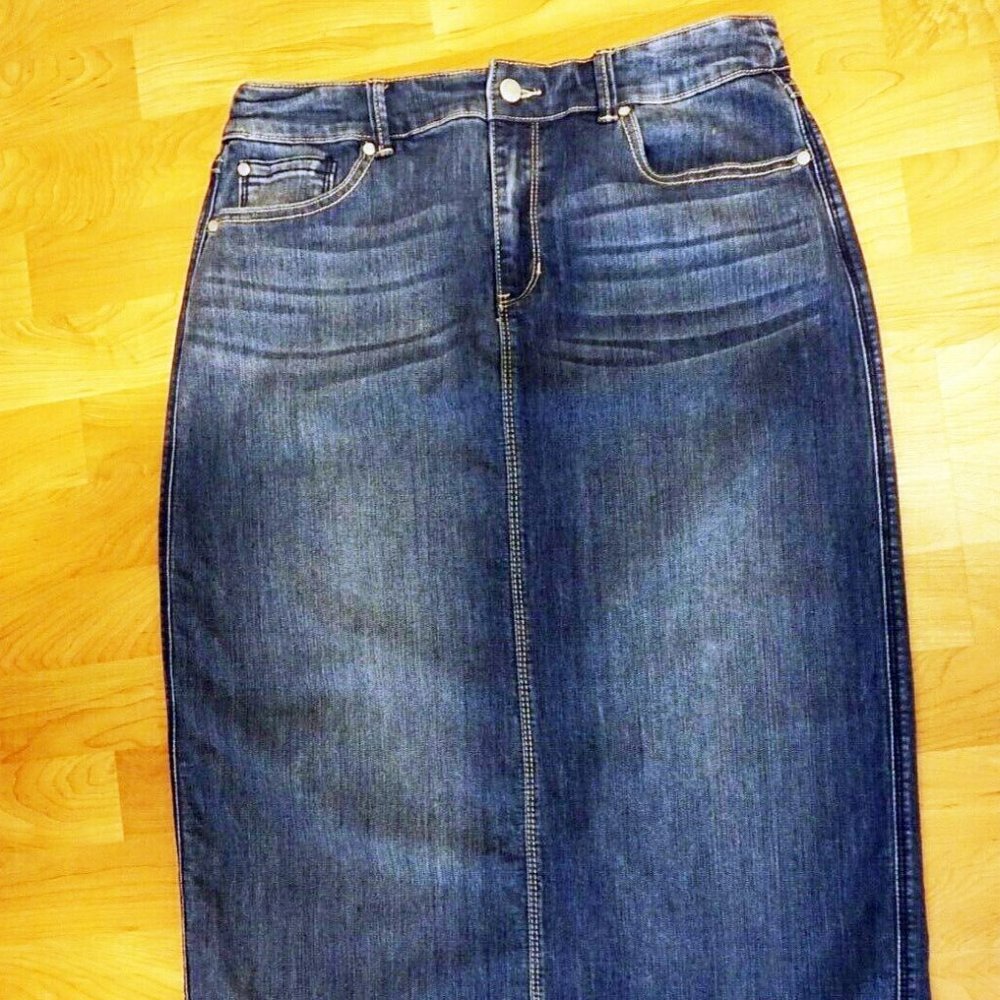 Christopher & Banks Stretch Demin Skirt Size 10